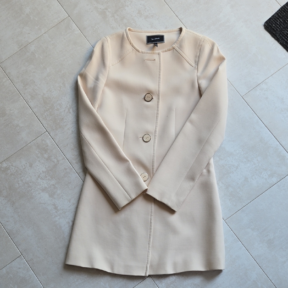 Ladies Cream Round-Neck Button Front Blazer Coat